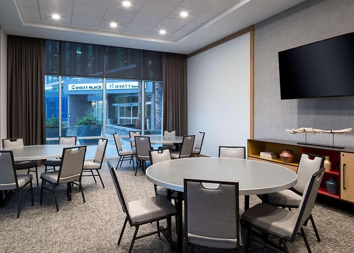 Hyatt Place Phoenix Hotel 4*