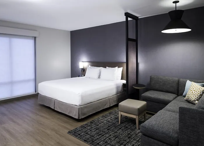 Hyatt Place Phoenix Hotel 4*